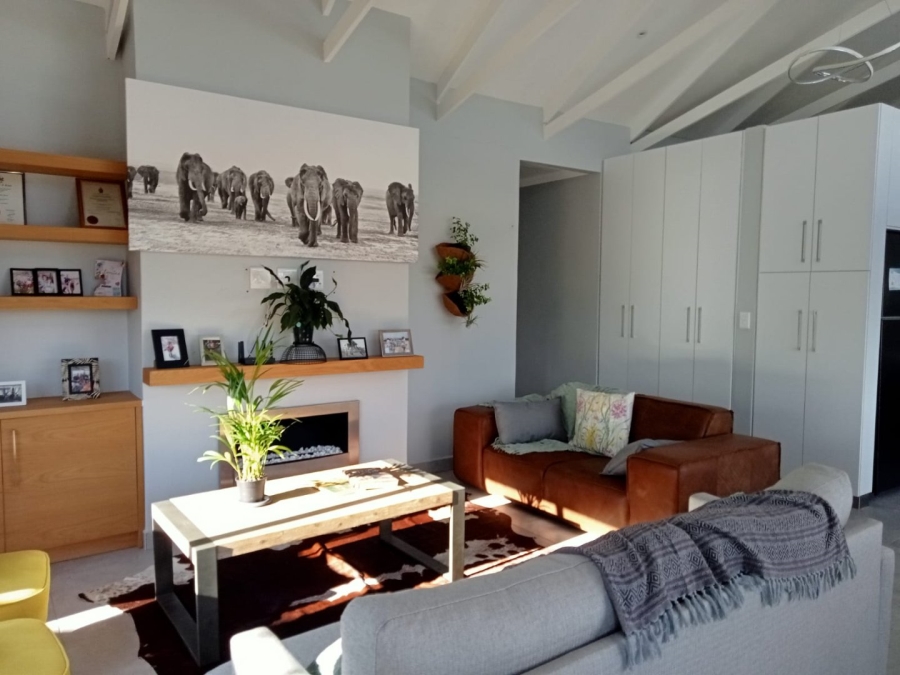 To Let 3 Bedroom Property for Rent in Mont Fleur Mountain Estate Western Cape